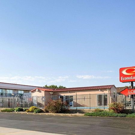 Econo Lodge Wall Exteriér fotografie